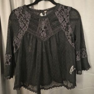 Black Lacey 3/4 sleeve top